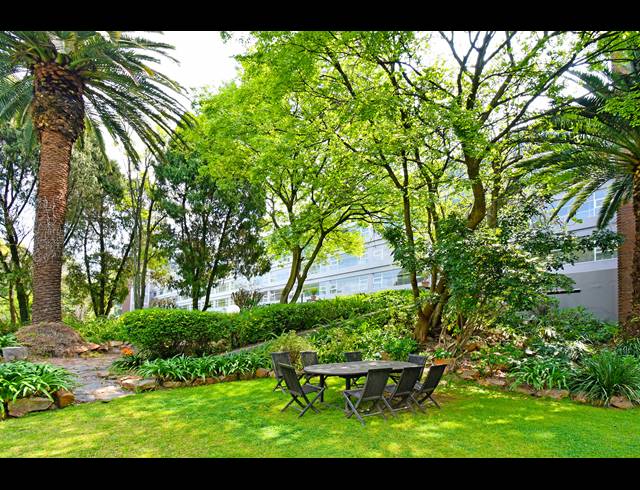 1 BEDROOM APARTMENT FOR SALE IN ATHOLL